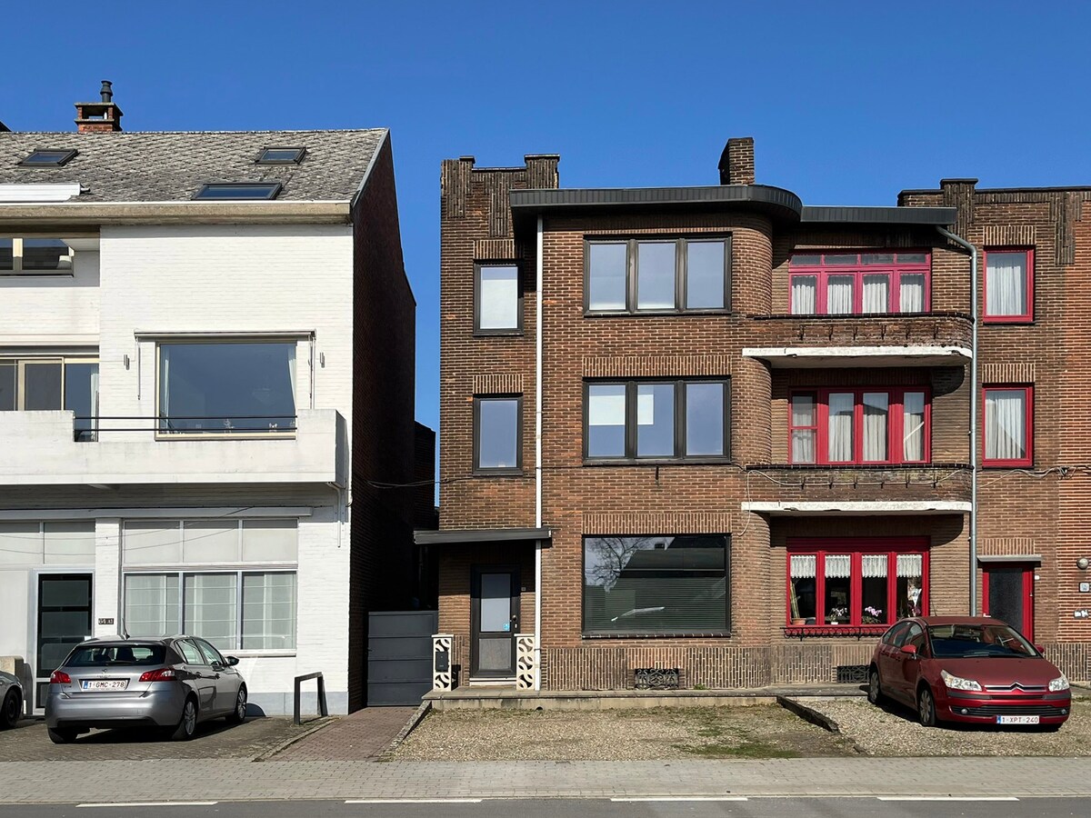 Interbellum-woning met 4 slaapkamers en tuin 