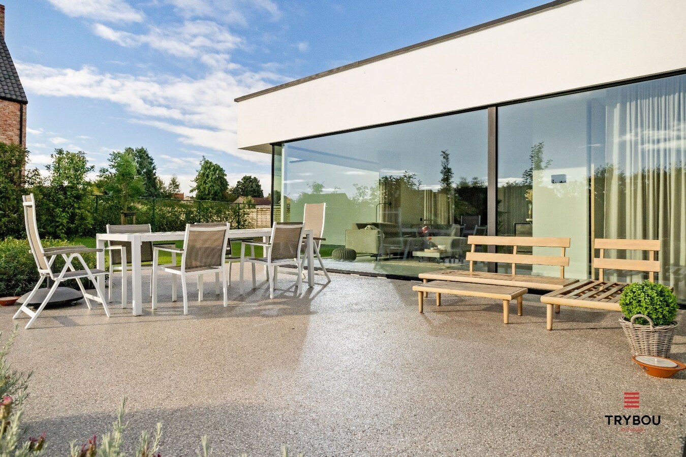 Rustig gelegen architecturaal pareltje op 1.751 m² te Houthulst. 