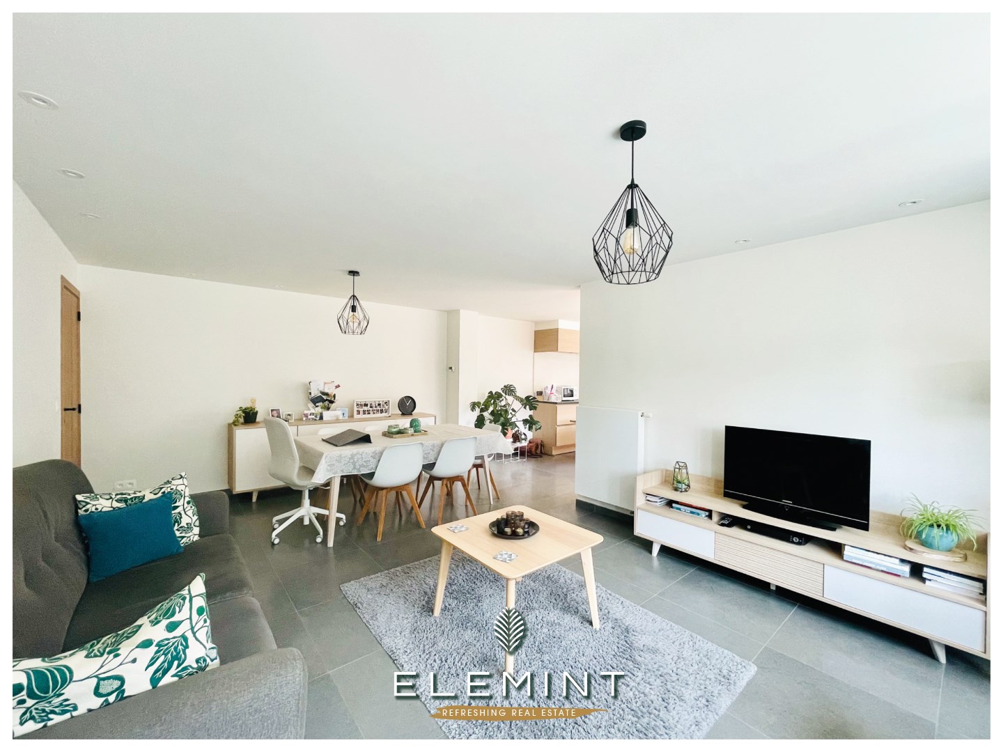 Woning met recent magazijn 