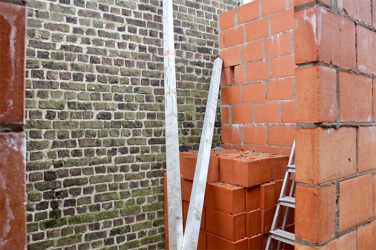 Af te werken woning op perfecte ligging 