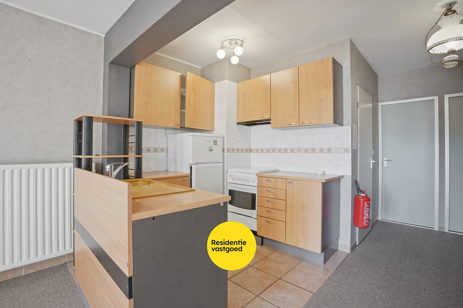 Op te frissen 2-slaapkamerappartement (73m²) te Koksijde Sint-Idesbald. 
