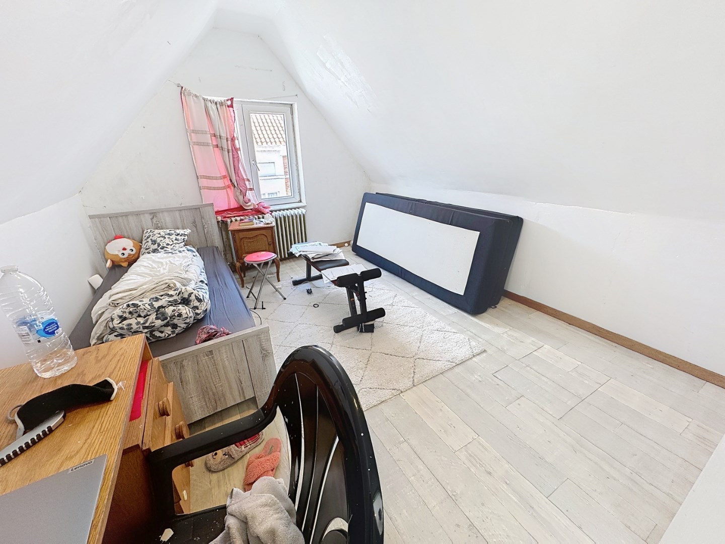 Ruime rijwoning met 4 slaapkamers in het historische Brugge 