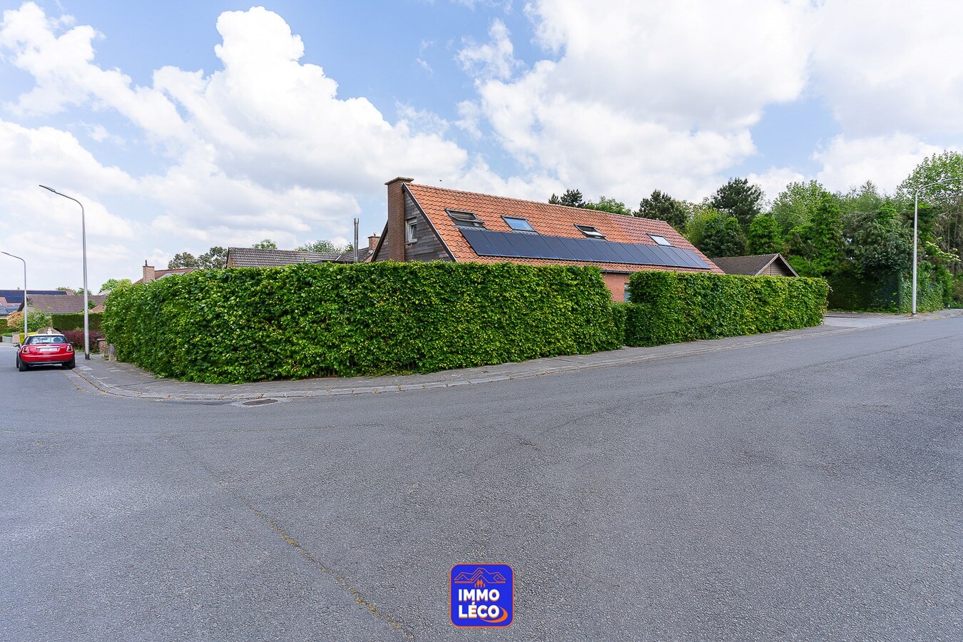 Semi "Plain-Pied" 6 chambres, 2 salles de bains, jardin, carport 2 voitures, COUP DE COEUR ! 