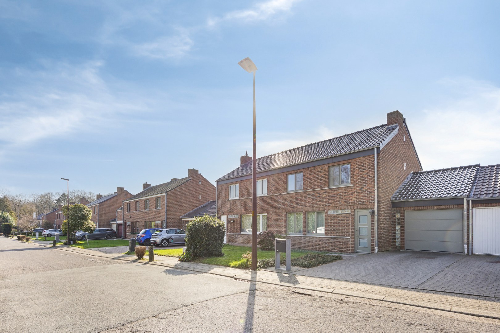 Gerenoveerde halfopen woning met 3 slaapkamers, garage en tuin – 1652 ALSEMBERG 