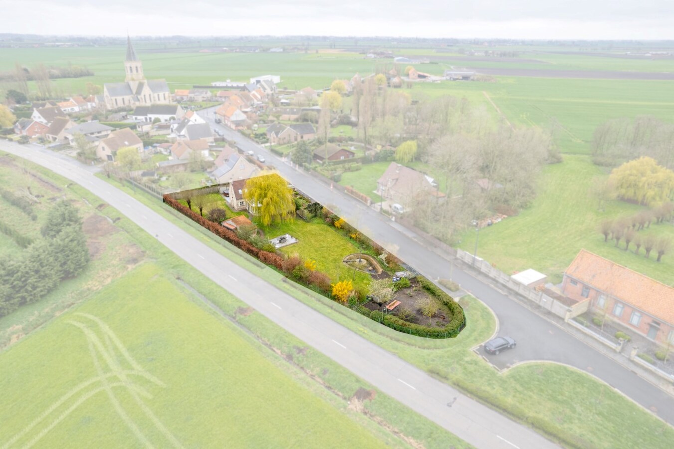 Woning met 4 slaapkamers en grote tuin te Koekelare 