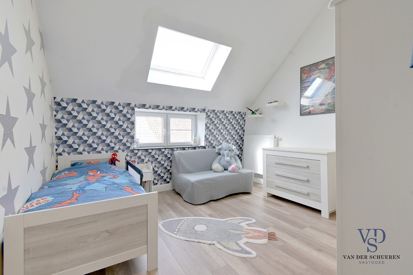 Ruime, instapklare gezinswoning in centrum Gavere. 