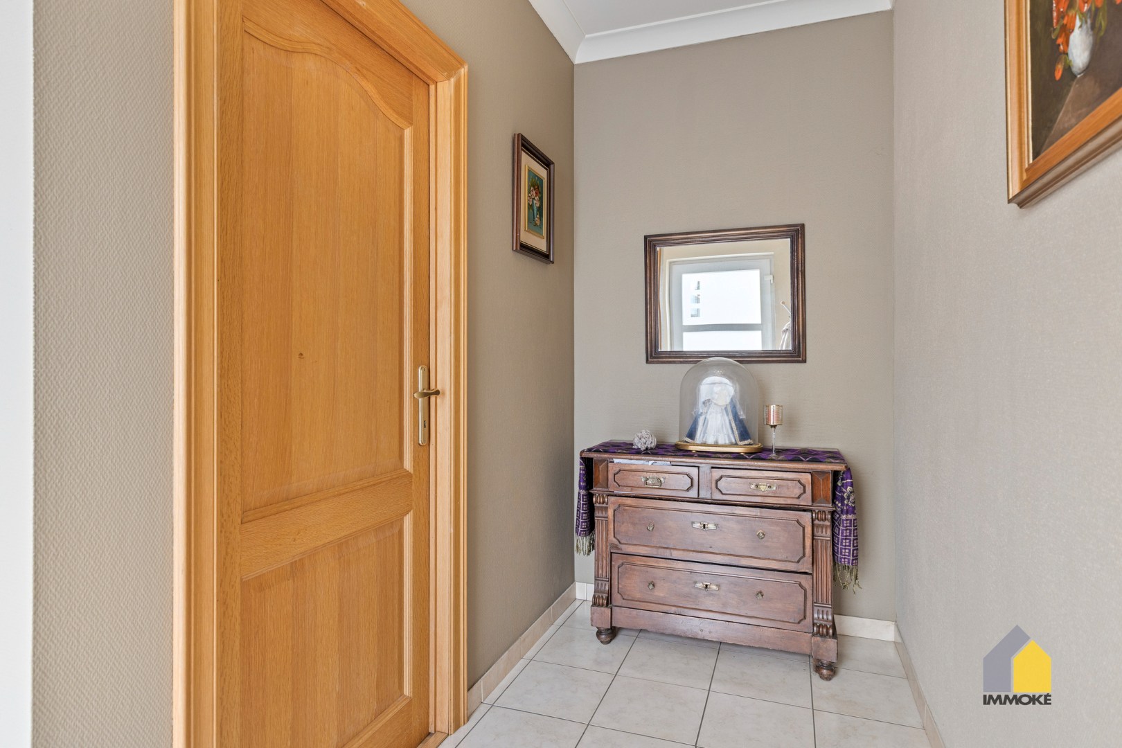 Te renoveren woning met 4 slpks, polyvalente ruimte en knusse tuin. 