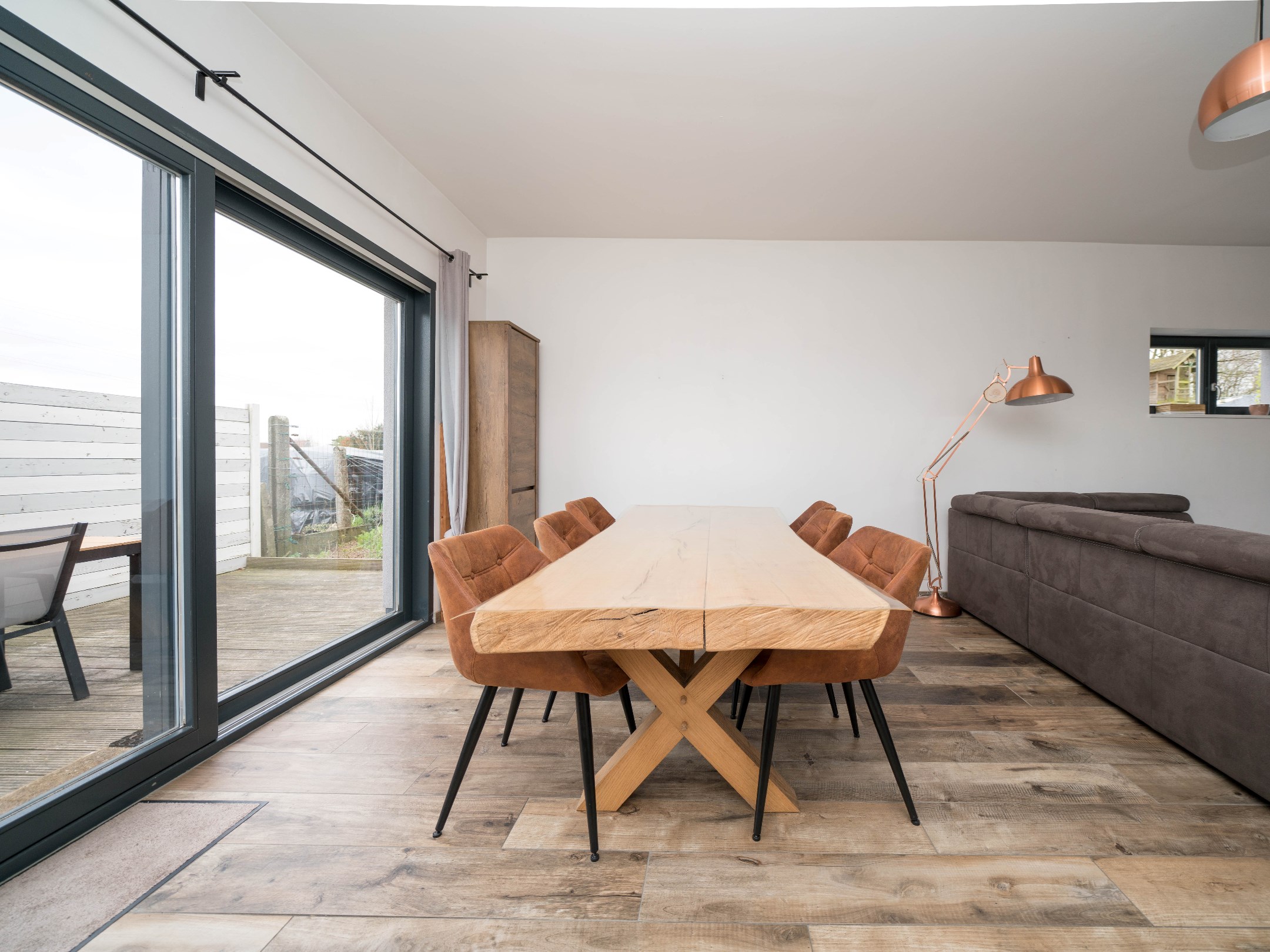 Gerenoveerde woning met grote tuin 