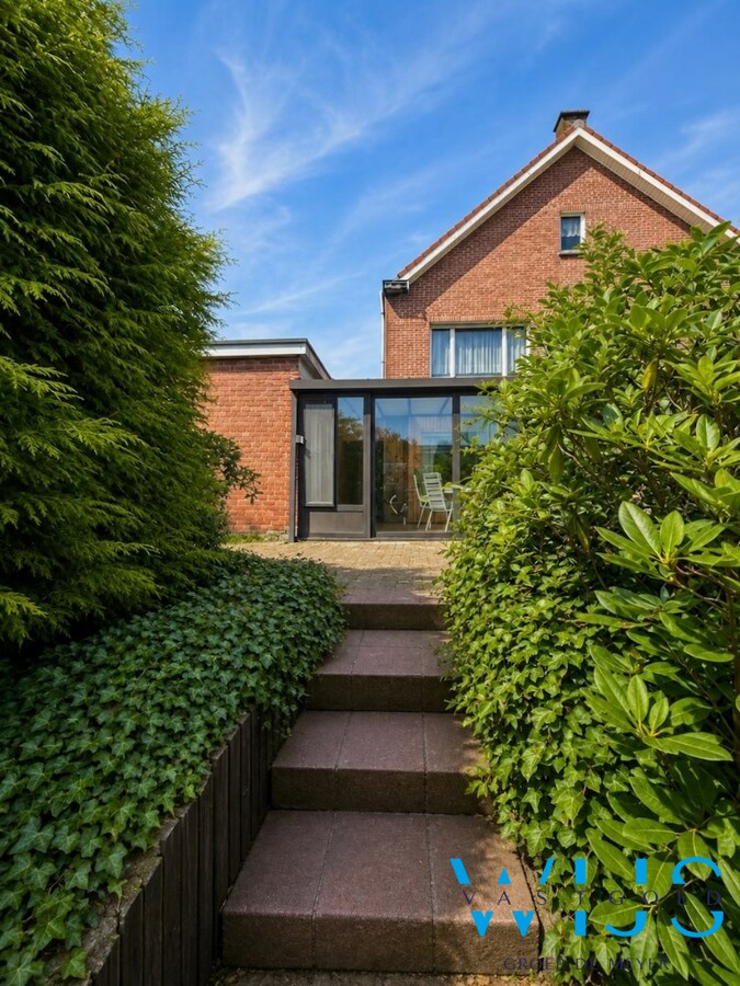 Te renoveren woonhuis met landelijke ligging te Assenede ! 