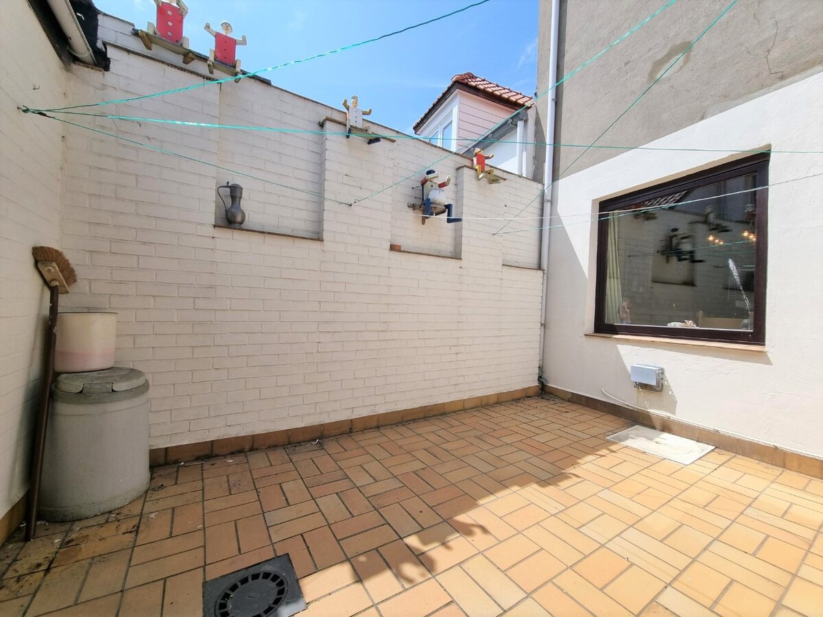 Betaalbare en instapklare woning zeer centraal gelegen te Heist 