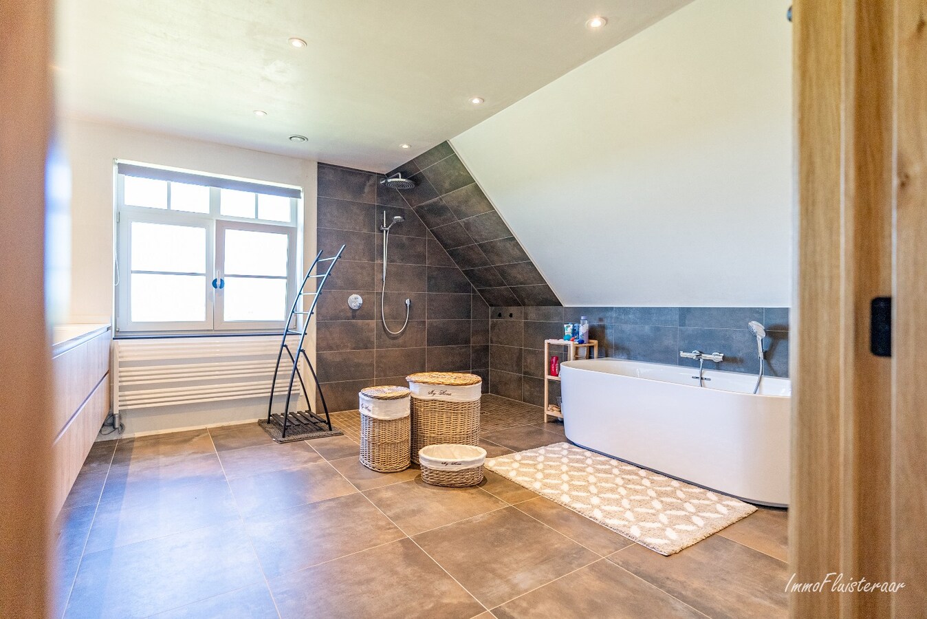 Magnifique domaine avec une villa neuve et un chenil et une pension pour chats agréés à Diksmuide 