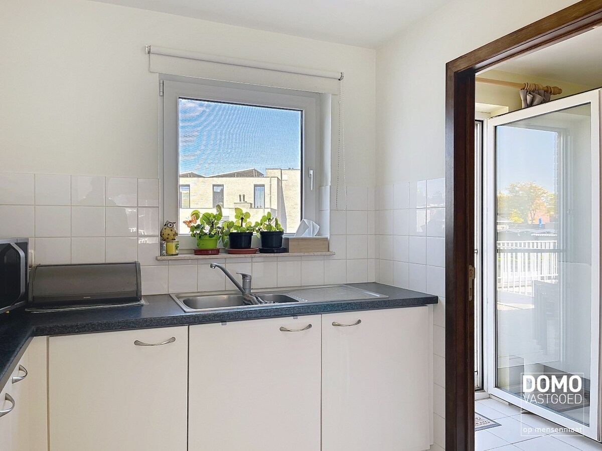 Ruim en lichtrijk duplex appartement met twee terrassen - inclusief 3 autostandplaatsen - EPC: B 