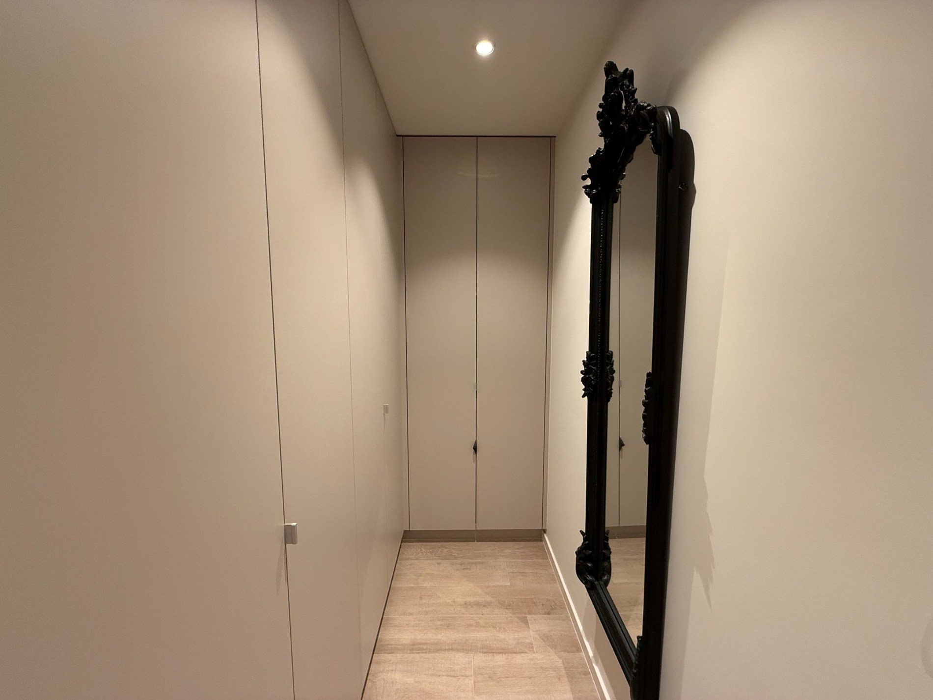 Ongemeubeld - Magnifiek woonappartement aan de zonnekant van de Lippenslaan, op wandelafstand van het strand. 