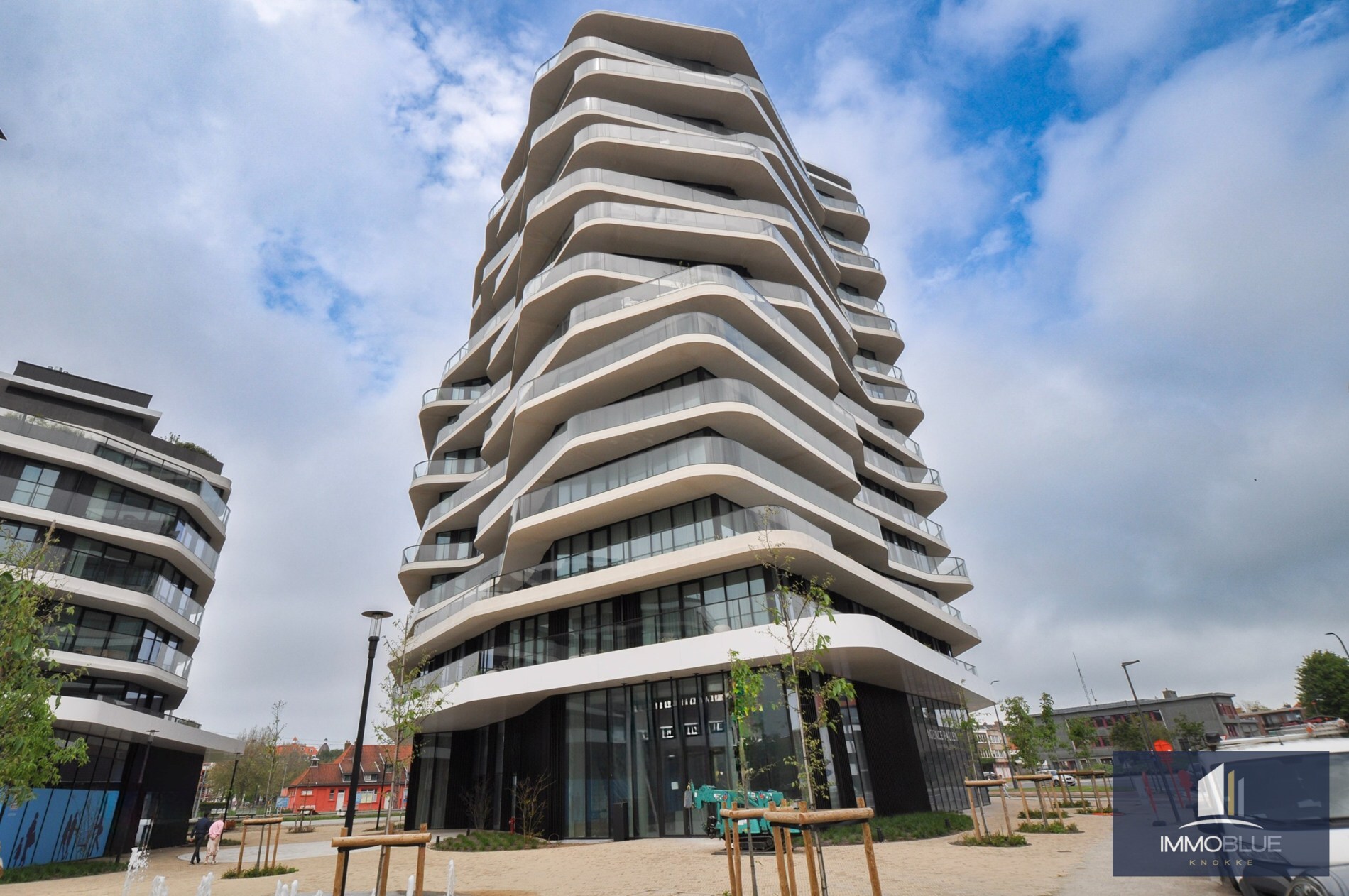 Appartement élégant avec spacieuse terrasse ensoleillée dans la résidence The Tower. 