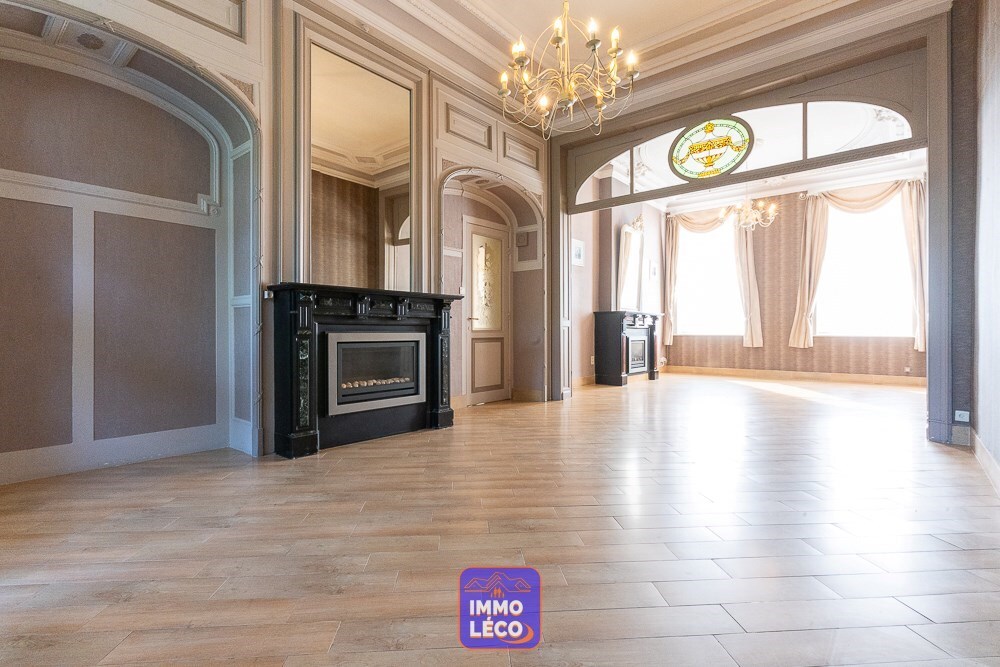 Maison Bourgeoise avec jardin, située à deux pas de la Place d'Herseaux ! 