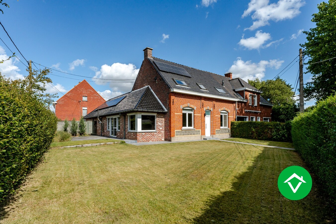 Ruime halfopen bebouwing met 4 slaapkamers en ruime tuin! 