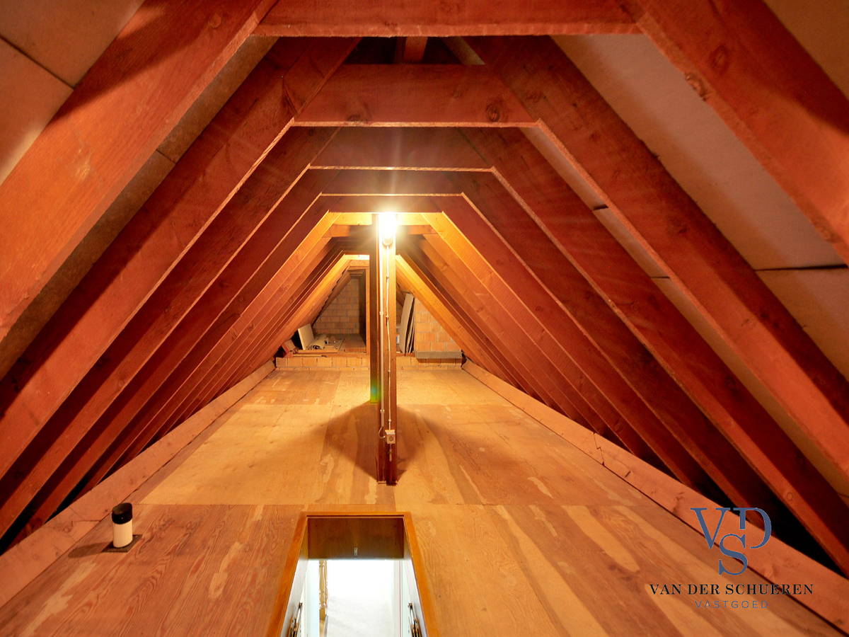 Lichtrijke villa in aangename omgeving ! 