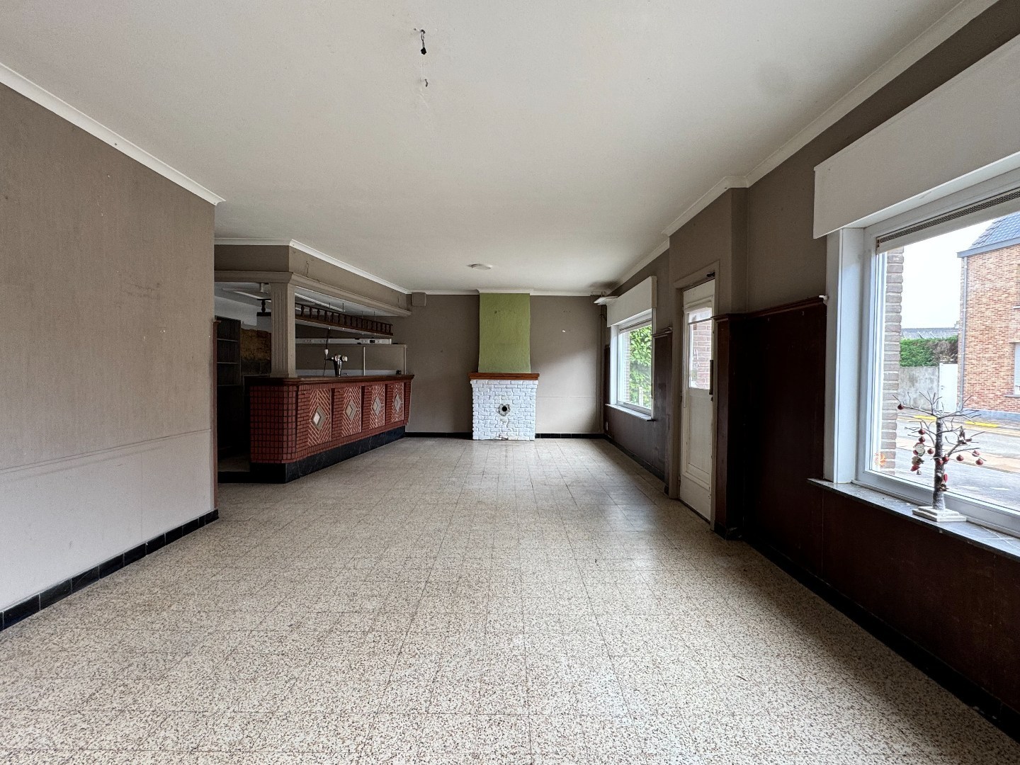 Woning met tal van mogelijkheden in centrum Zulte. 