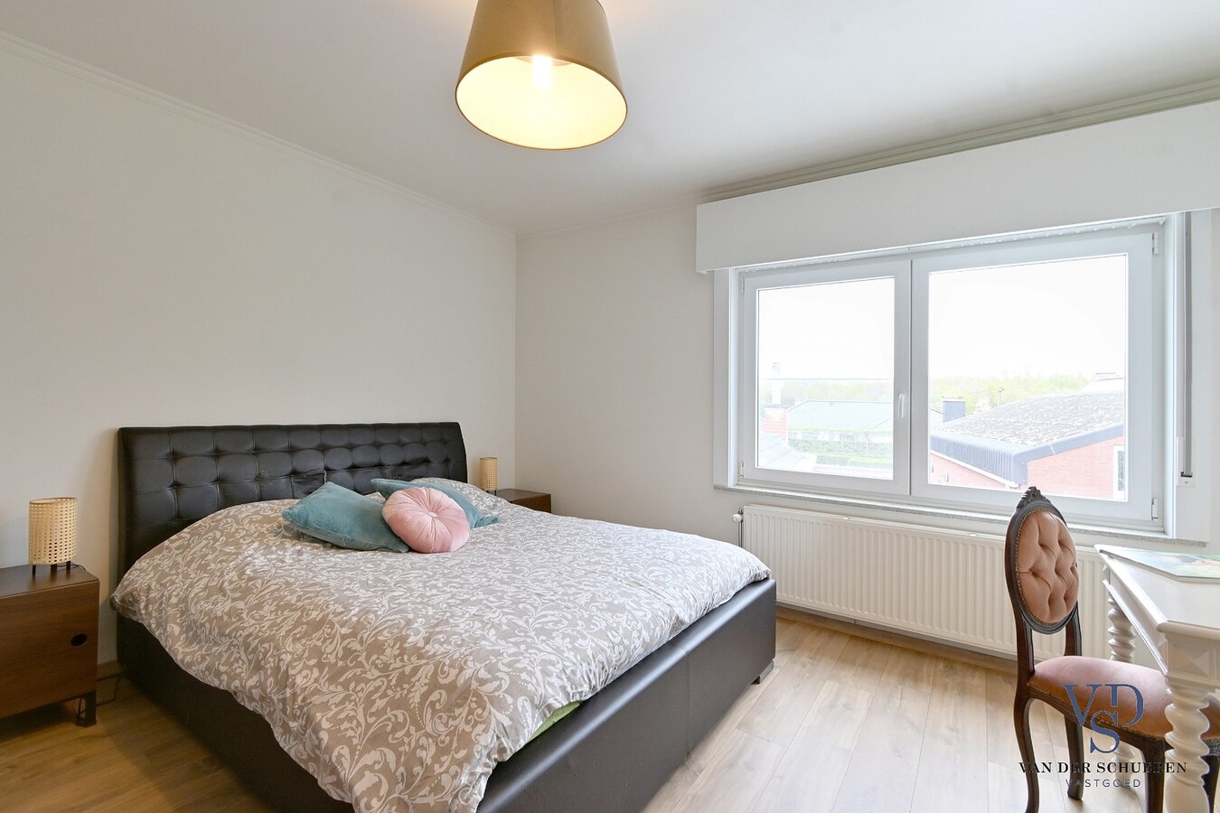 Tijdloze gezinswoning nabij de Schelde. 