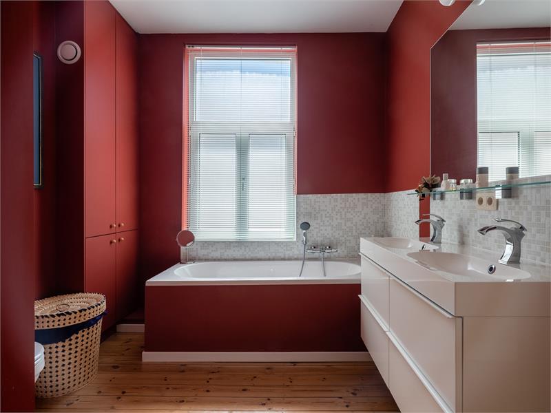 Prachtige burgerwoning in een wijk in bloei 