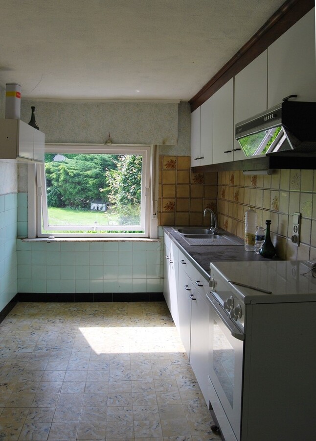 Te renoveren hoeve met stallingen op 9.333m² (+ev. 5ha) te Deinze 