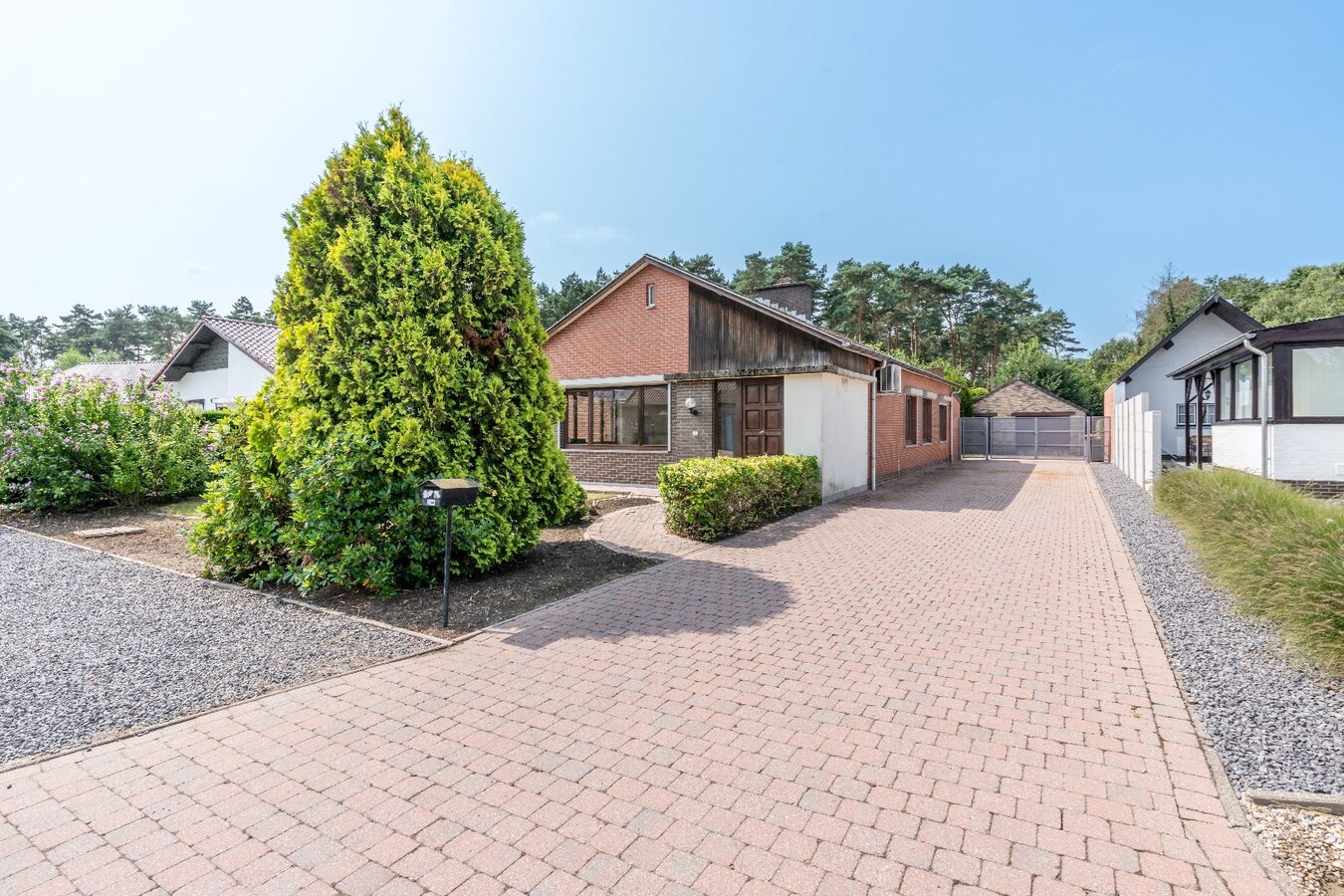 Ruime woning met drie slaapkamers 