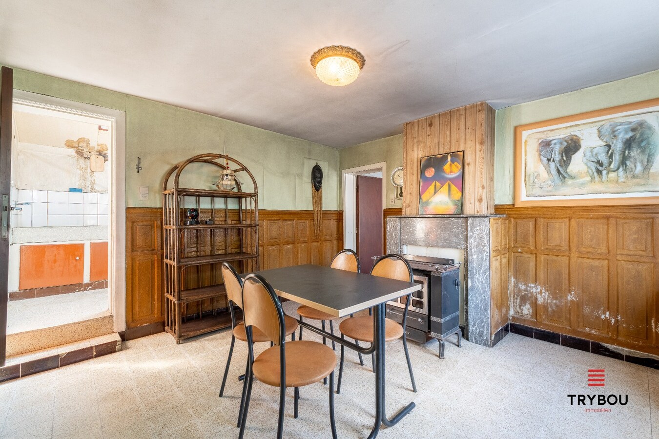 Te renoveren alleenstaande woning op een ruim perceel met tal van mogelijkheden! 