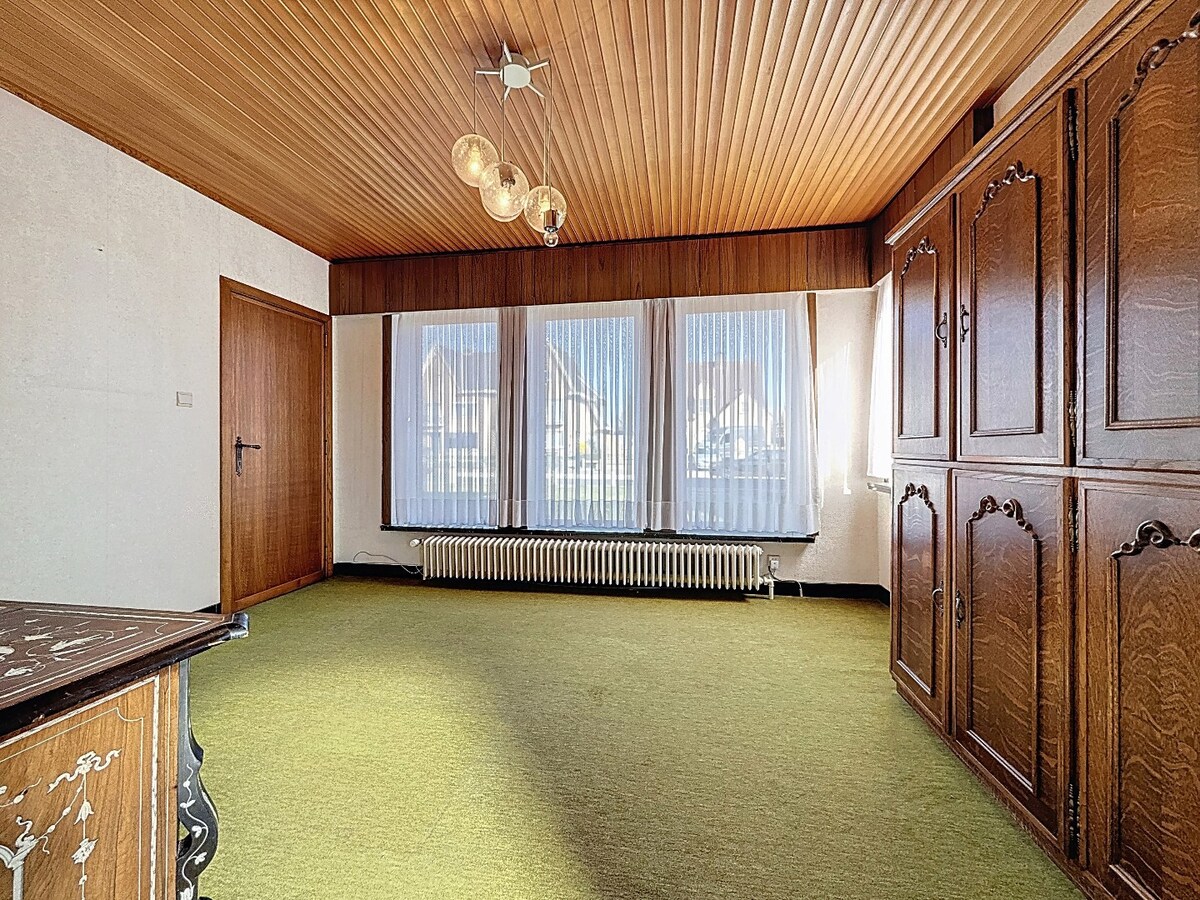 Ruime, karaktervolle woning met zuidgerichte tuin te Hillegem 