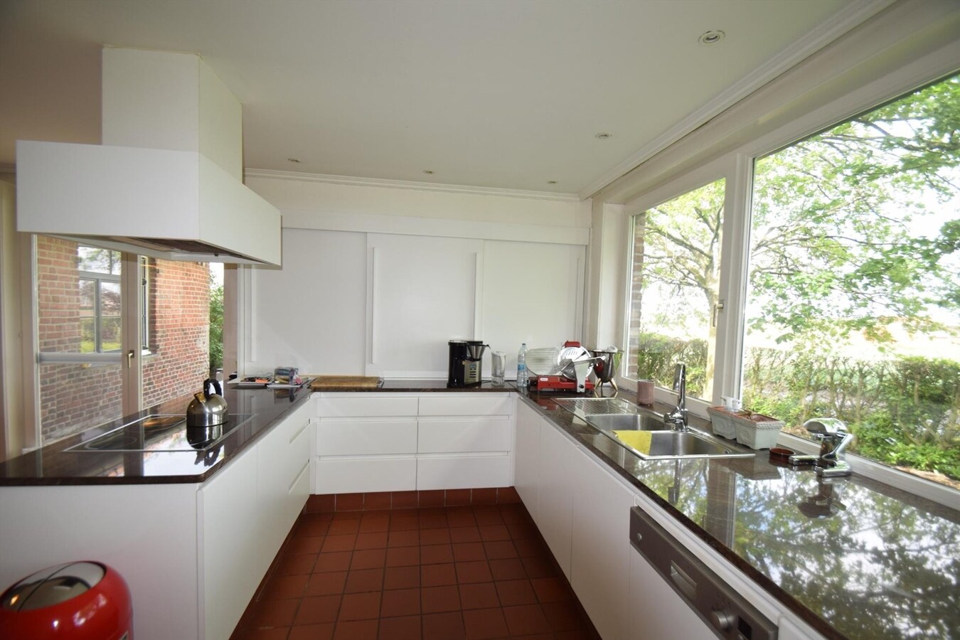 Authentieke hoeve op 3886 m² grond, landelijk gelegen met prachtige tuin. PAS VRIJ VANAF 15 JAN. 2026!! 