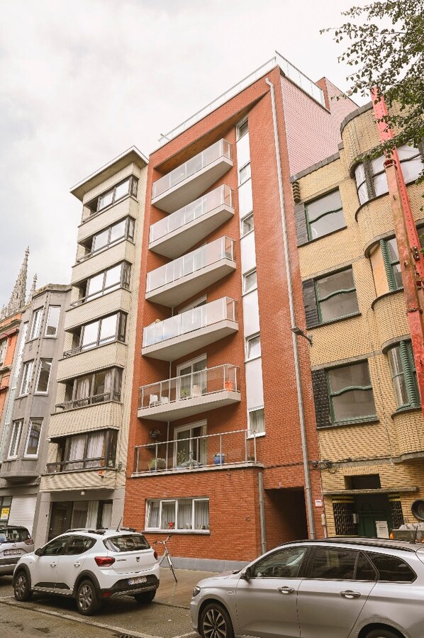 DUPLEX APPARTEMENT MET ZONNETERRASSEN OP TOPLIGGING 