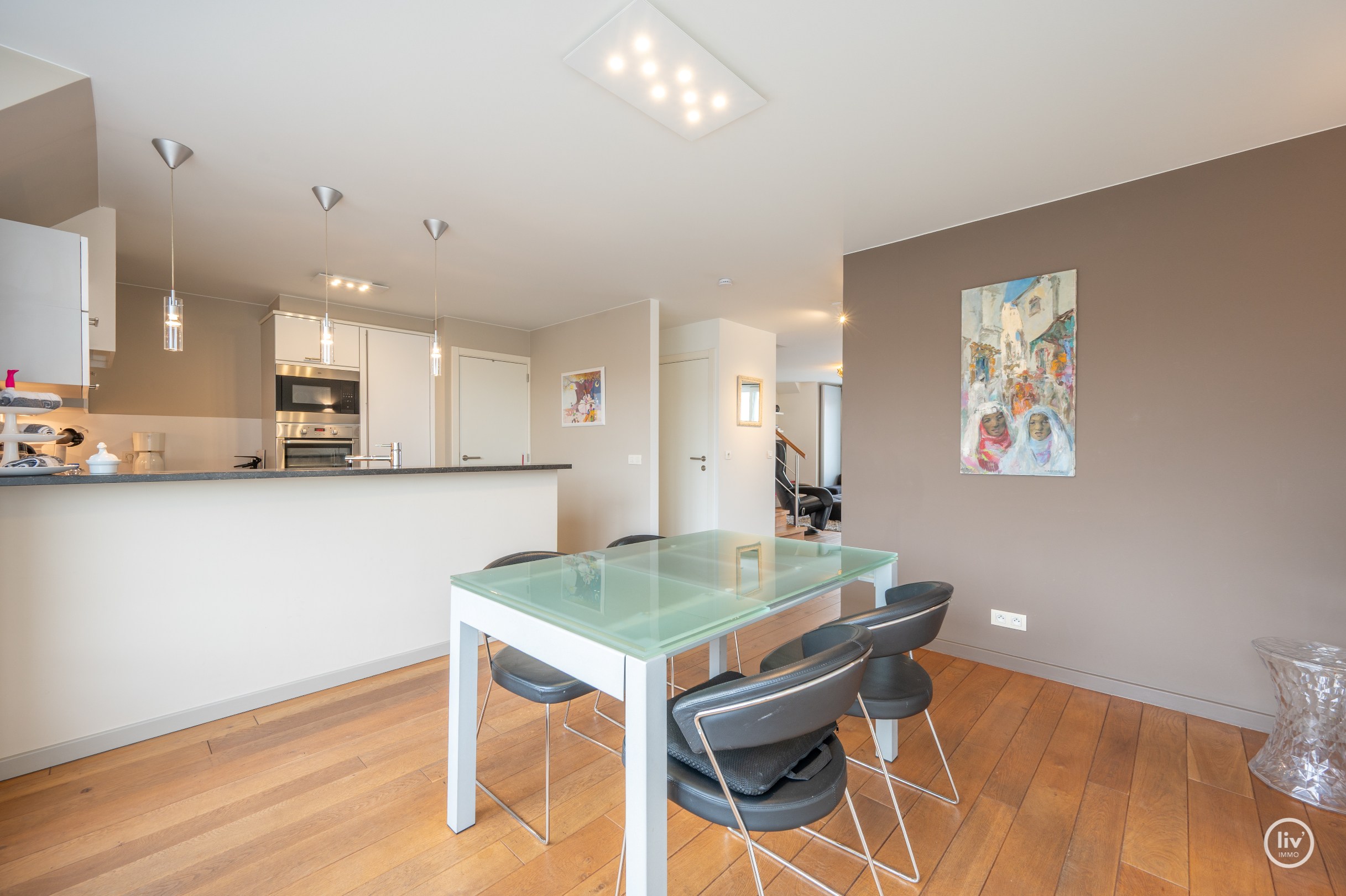 Ruim duplex-appartement (140 m²) met 3 slaapkamers en zonnige terrassen – Parmentierlaan 