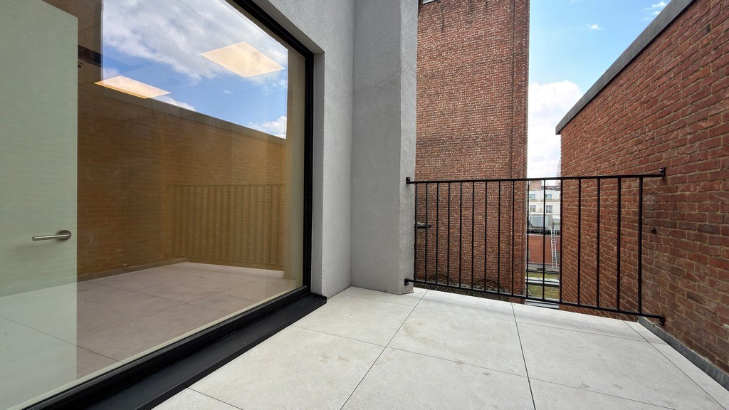  Kantoren te huur in majestueus hoekpand op Meir in Antwerpen