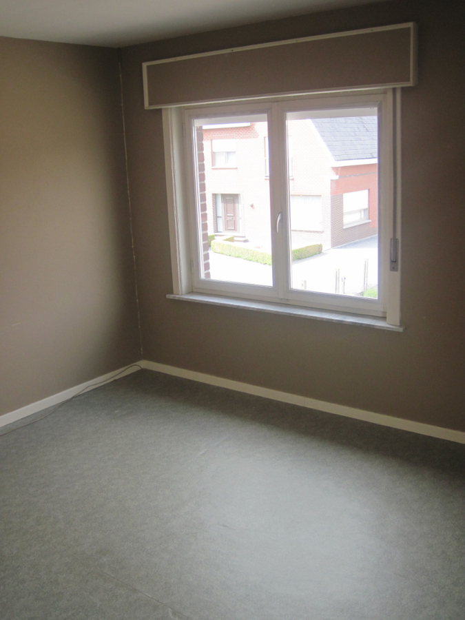 Degelijke Half Open Bebouwing. Bijzonder rustig gelegen ! 