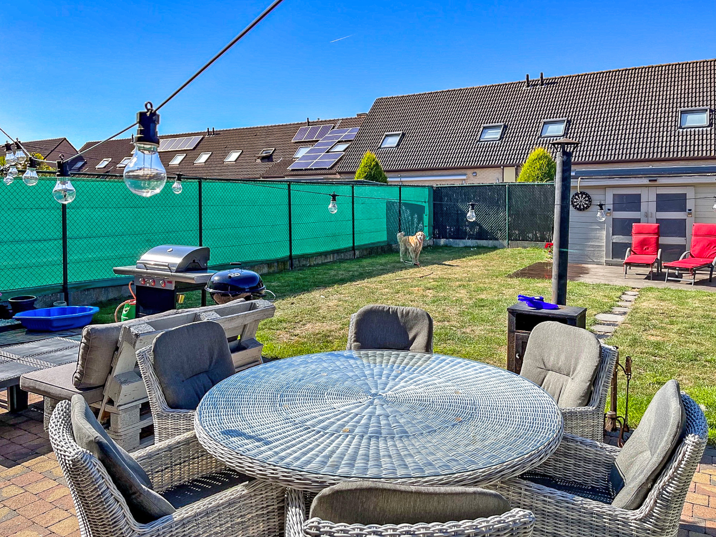 Instapklare energiezuinige woning met garage op 289m² te De Panne. 