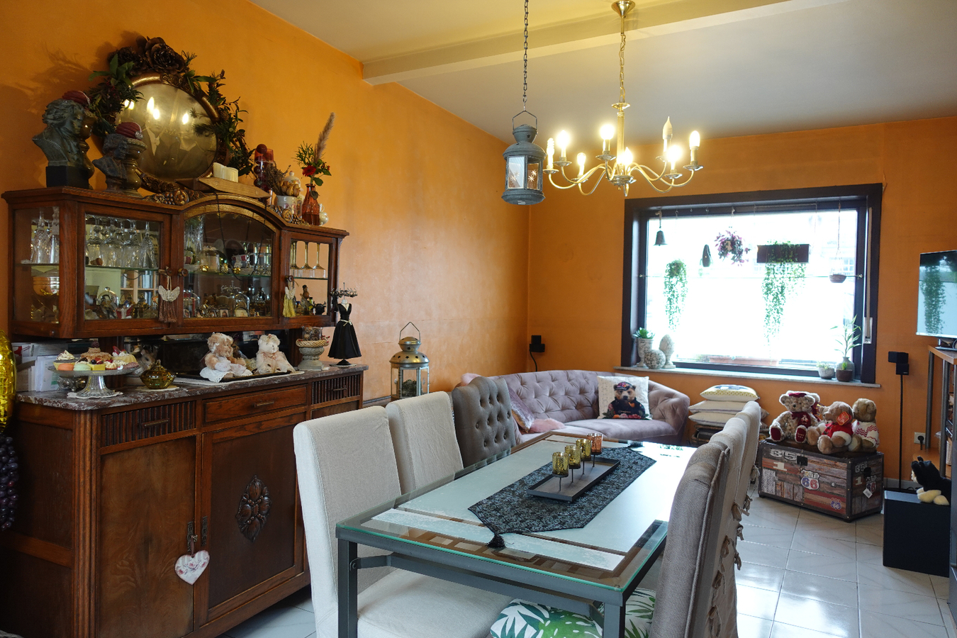 Woning met tuin langs het kanaal 