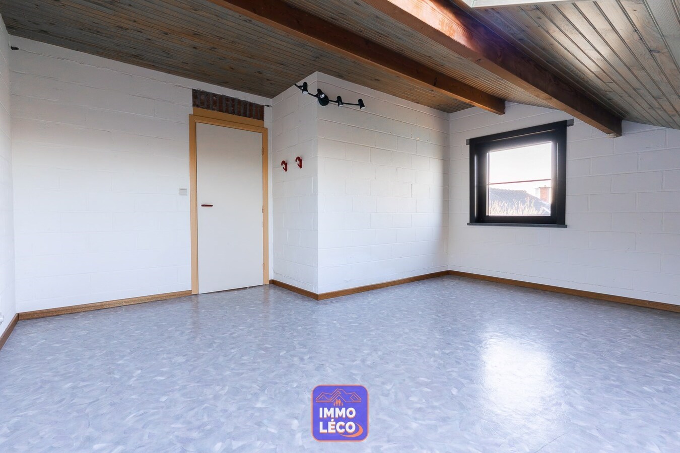 Villa d'architecte sur 744m² avec jardin et double garage, TOP SECTEUR ! 