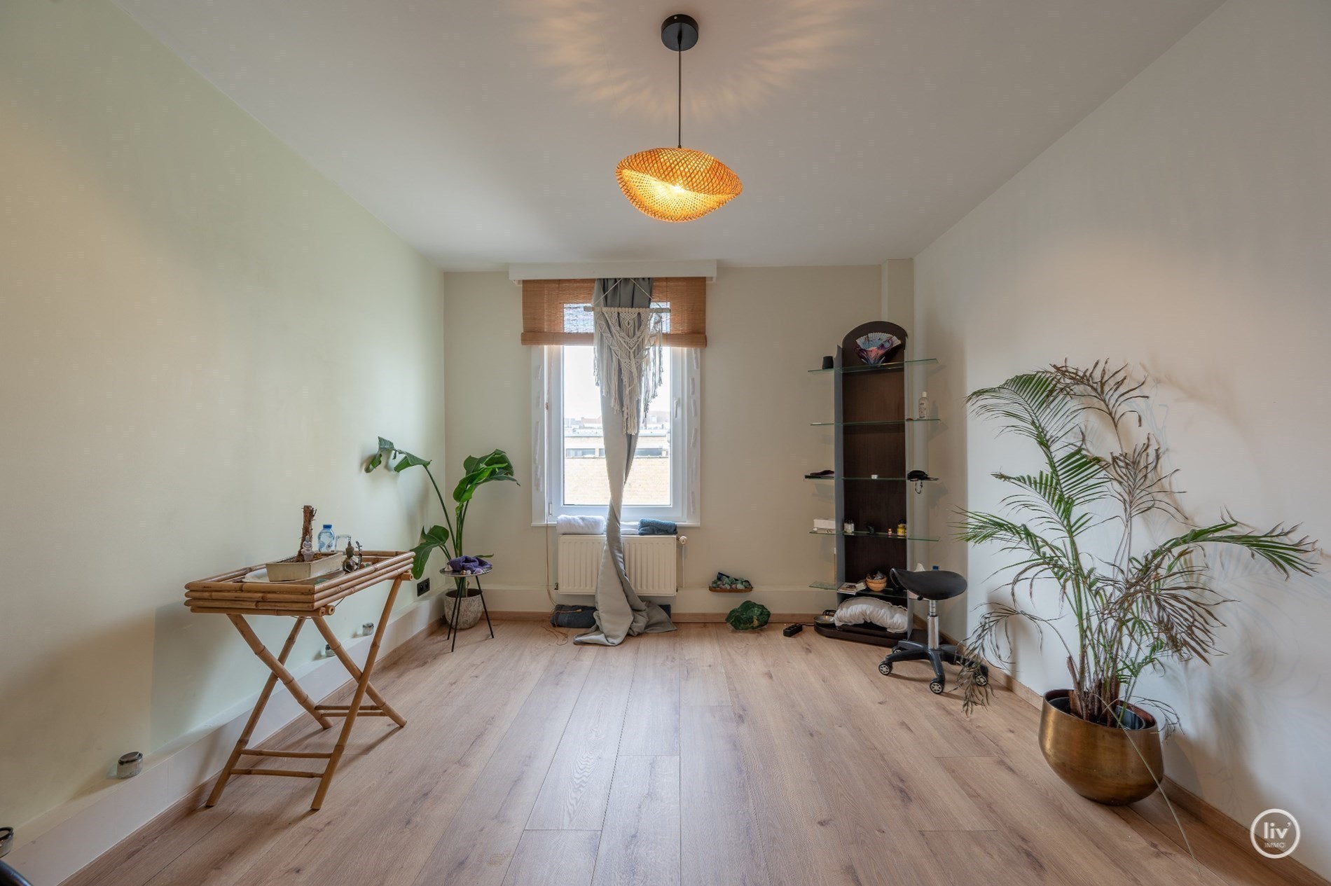 Maison authentiquement rénovée avec jardin orienté sud-ouest. 