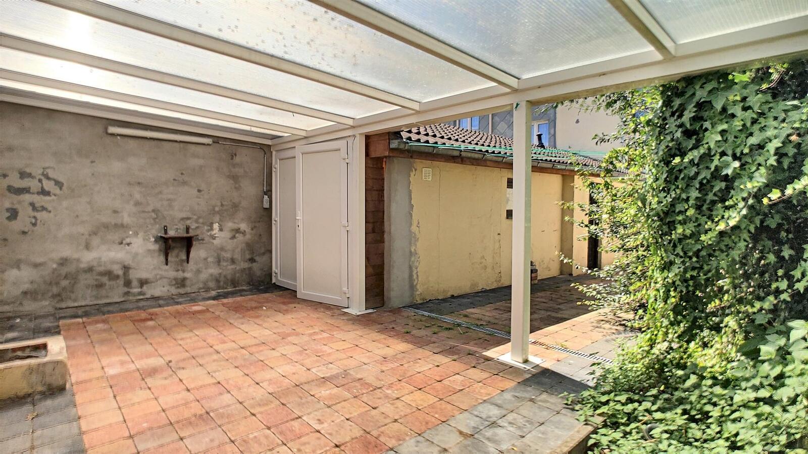 Volledig te renoveren woning met aangename tuin - Heist 