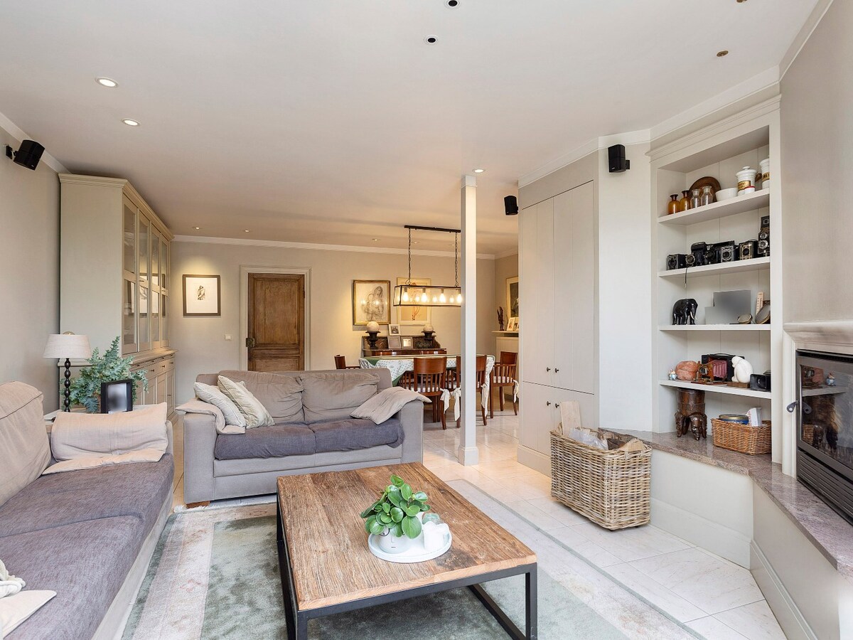 Charmant handelspand met woonst op de markt in Kruishoutem 