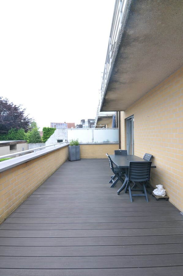 Zeer leuk appartement met mooi privé terras achteraan 