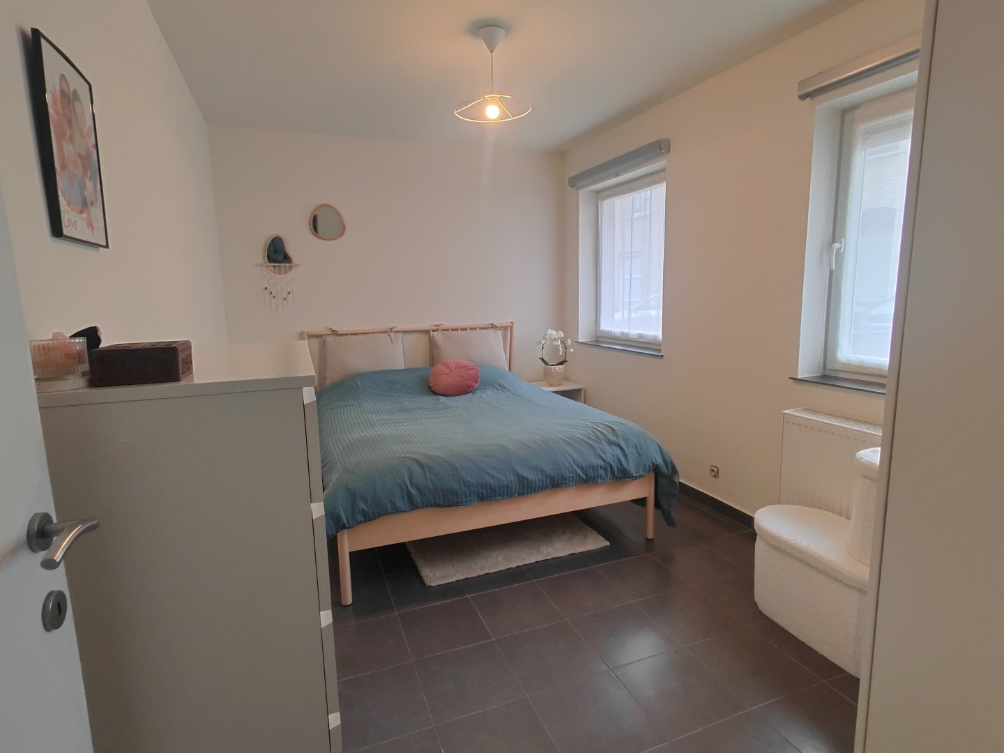 Verzorgd appartement met 2 slaapkamers en garage 