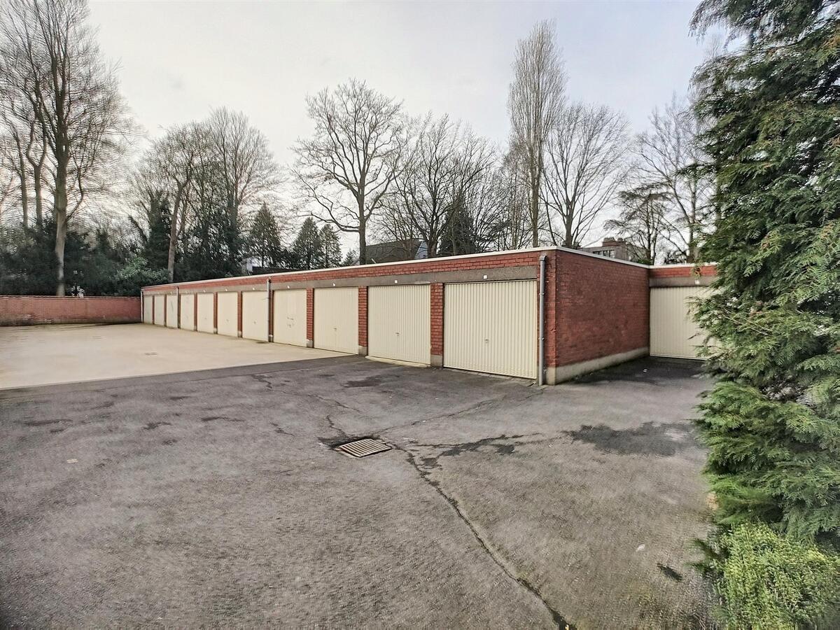 Een ruim (110m²), lichtrijk appartement MET garage op topligging aan het station - Brugge 