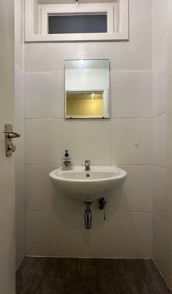 Ingedeelde kantoorruimte te huur in centrum Gent