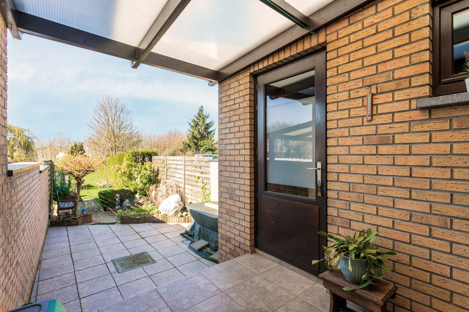 Woning met 2 slpk en ruime tuin (8a60) 