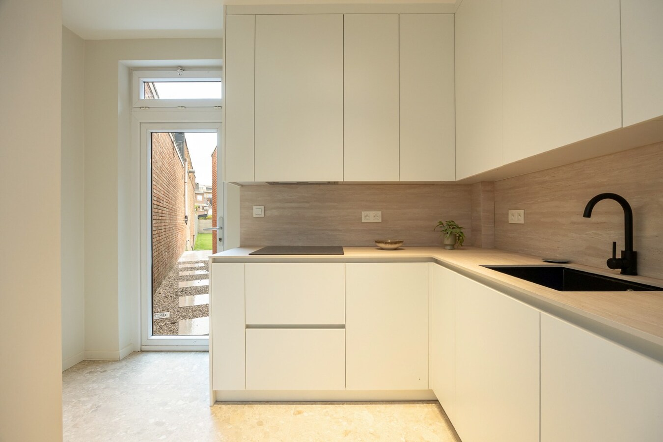 Gerenoveerd GLV appt. met tuin nabij Herentals Centrum! 