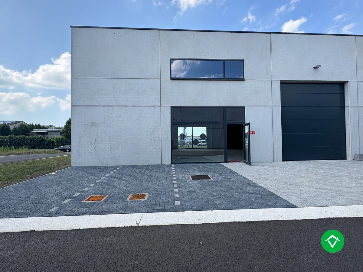 Loods te koop – 229 m² met 3 parkeerplaatsen inbegrepen te Ichtegem 