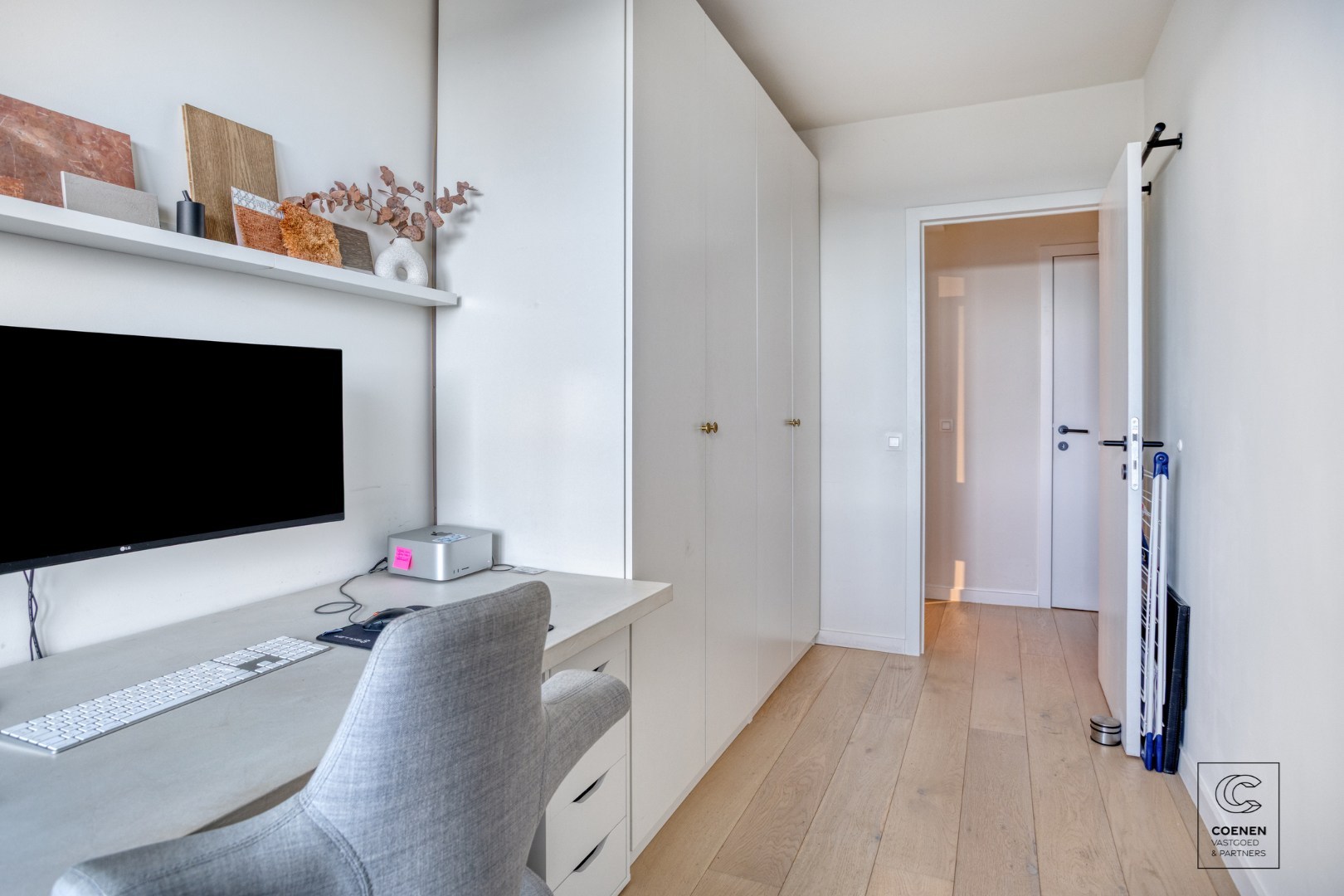 Stijlvol gerenoveerd appartement met 2 slaapkamers &amp; zonnig terras op toplocatie te Berchem 