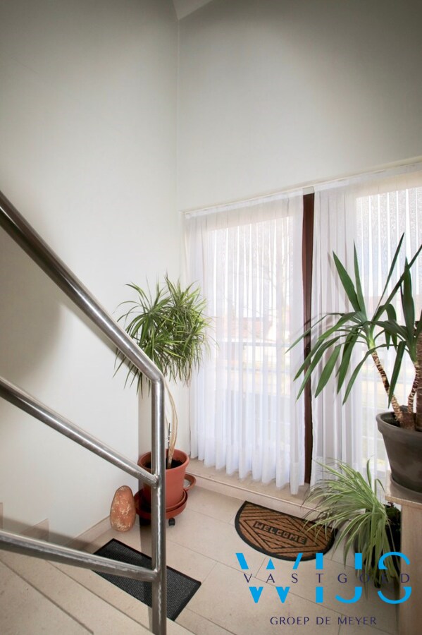 Ruim &amp; energiezuinig 2 slaapkamerappartement te EVERGEM ! 