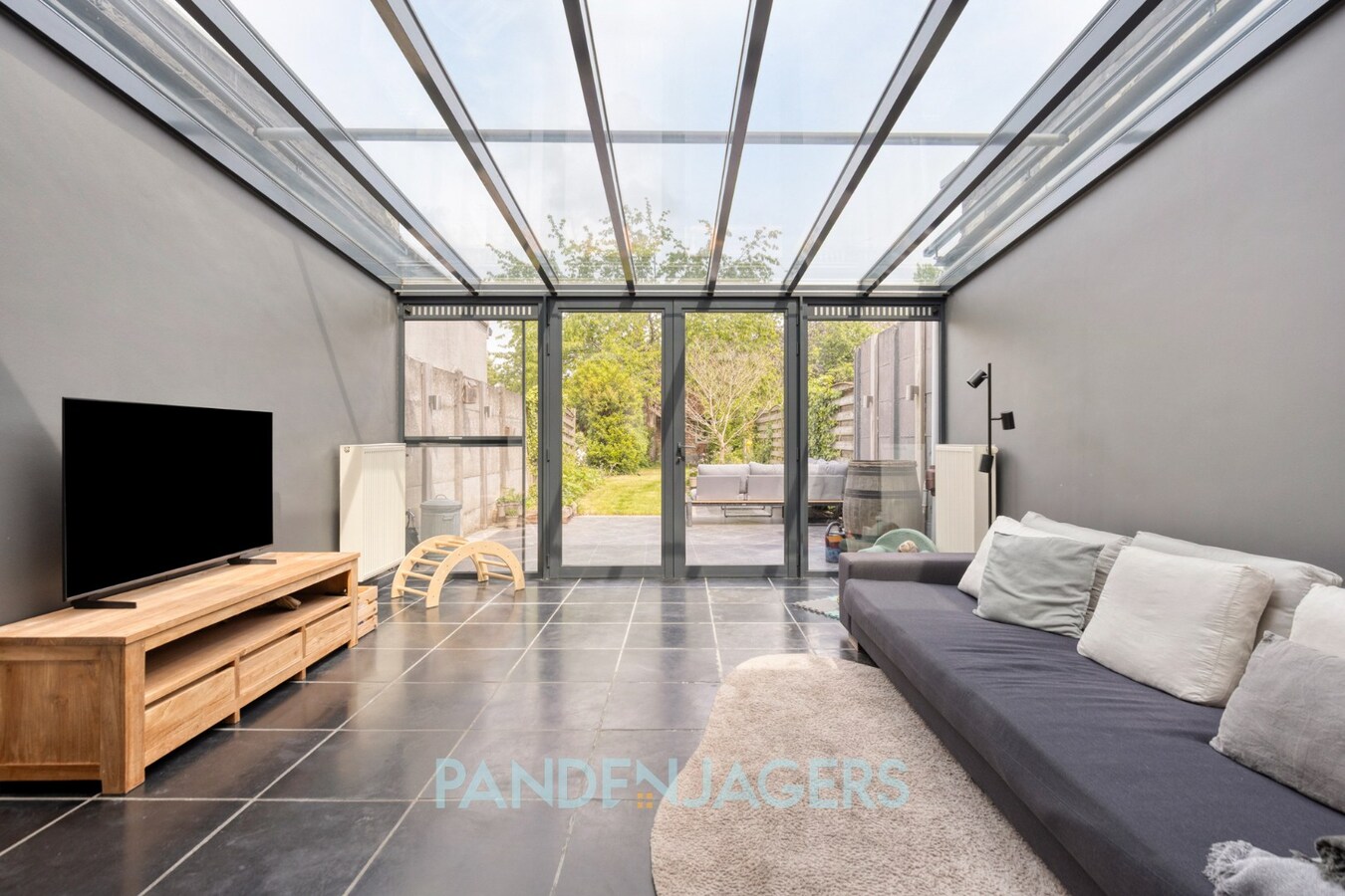 Instpaklare woning met mooie tuin te Duffel 