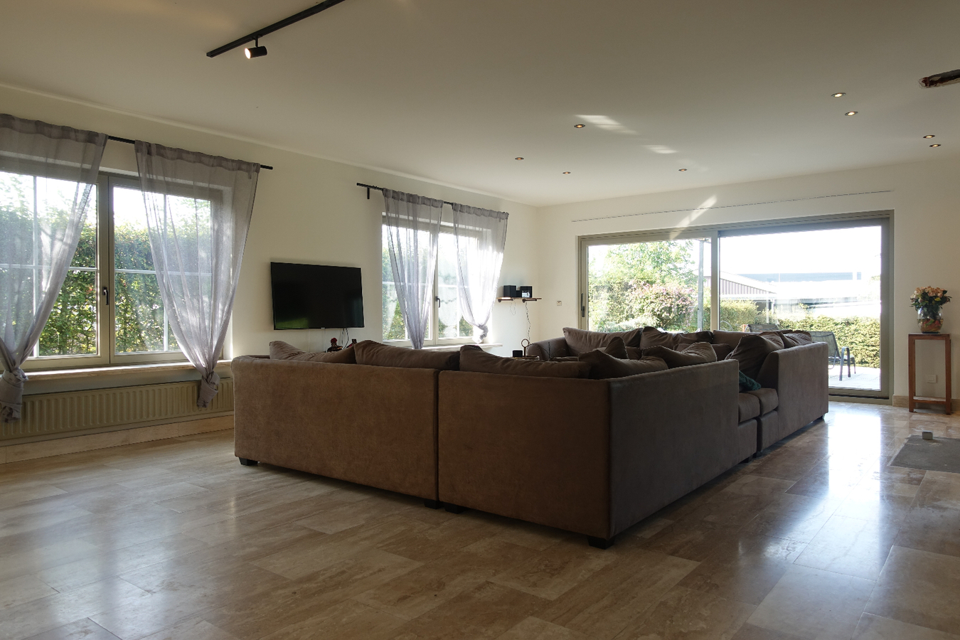 Prachtige villa met 5 slaapkamers op 1.215m² 